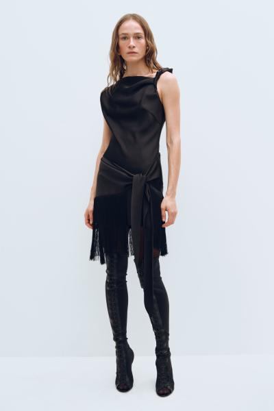 Anna October 26FW011